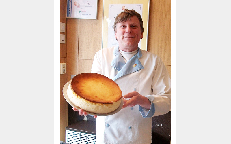 Robert Jaenichen Hohe Gebackene Torte