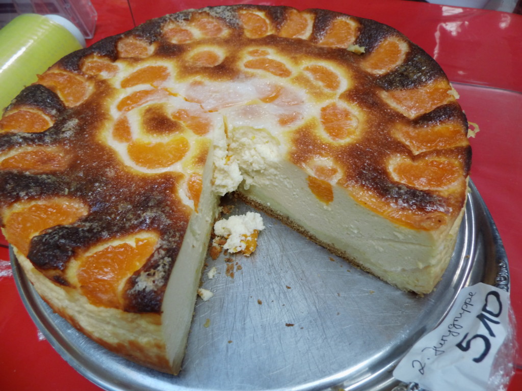 Käsetorte mit Obst | Käsekuchen Area